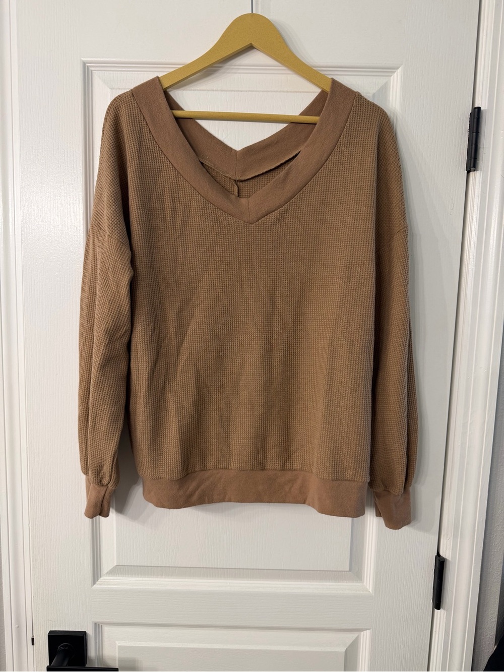 Women's V-Neck Waffle Knit Sweater - Camel